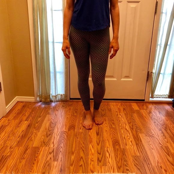 Leggings. One size. Comfy AND super cute. - Picture 5 of 7